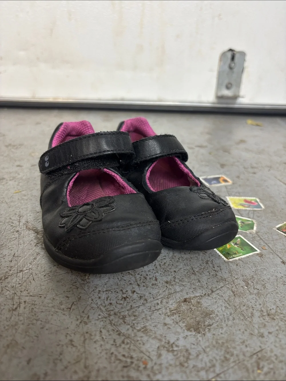 Girls Black Mary Jane Dress Shoes with Pink Lining